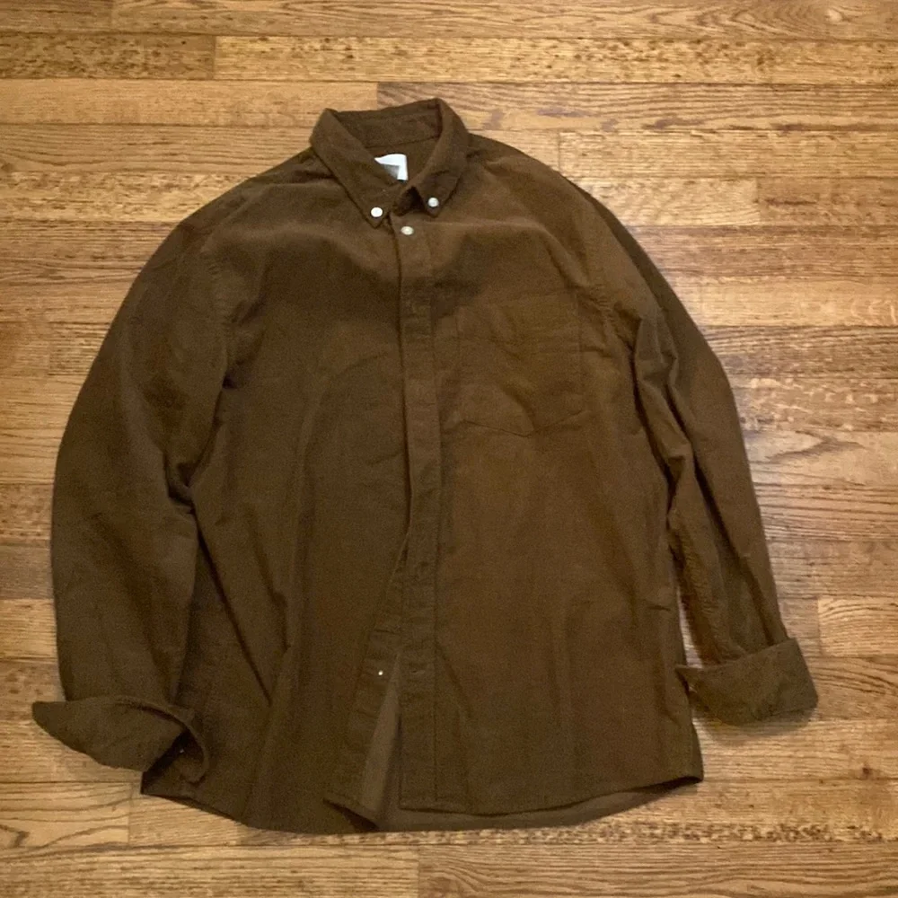 Button up - Picture 1 of 2